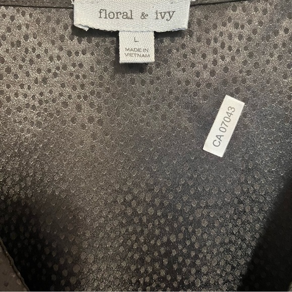 Floral & Ivy  Blouse - Picture 3 of 4